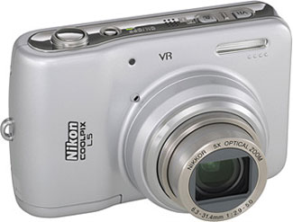 Câmera digital Nikon Coolpix L5 - Cortesia da Nikon, editada pelo Câmera versus Câmera