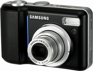 Câmera digital Samsung Digimax S800 - Cortesia da Samsung, editada pelo Câmera versus Câmera