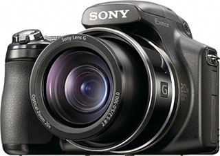 Câmera digital Sony Cyber-shot DSC-HX1 - Diagonal - Cortesia da Sony, editada pelo Câmera versus Câmera