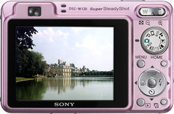 Câmera digital Sony Cyber-shot DSC-W130 - Cortesia Sony, editada pelo Câmera versus Câmera